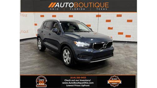 2022 Volvo XC40 T4 Momentum