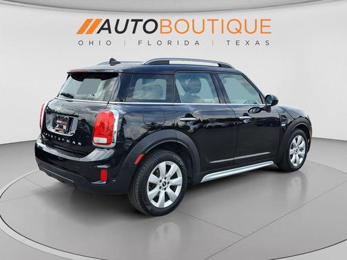 Black 2019 MINI Countryman Cooper