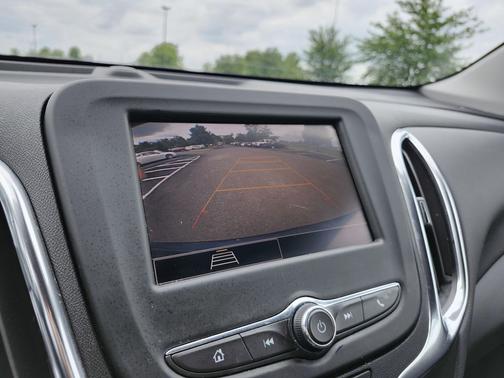 Blue Glow Metallic 2022 Chevrolet Equinox 1LT