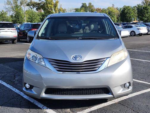 2015 Toyota Sienna XLE
