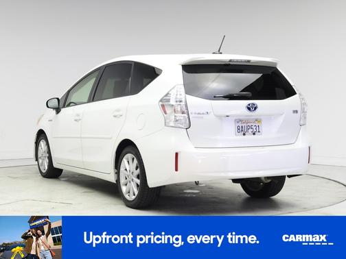 2014 Toyota Prius v Five