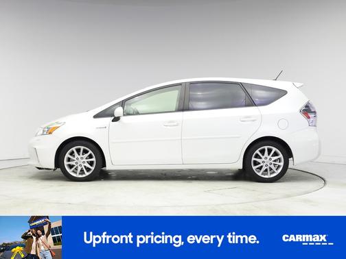 2014 Toyota Prius v Five