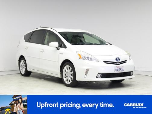 2014 Toyota Prius v Five