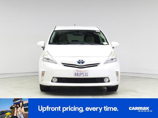 2014 Toyota Prius v Five