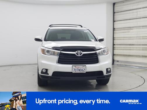 White 2016 Toyota Highlander XLE