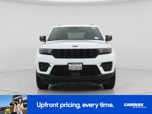 White 2025 Jeep Grand Cherokee Altitude X