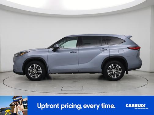 Blue 2022 Toyota Highlander XLE