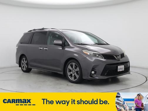 2019 Toyota Sienna SE