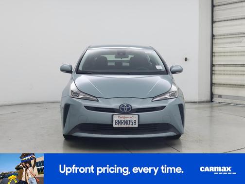 Green 2020 Toyota Prius LE