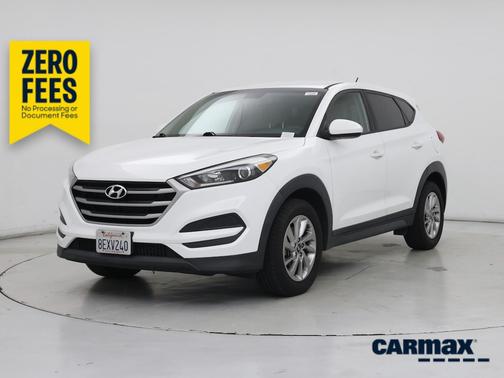 White 2018 Hyundai TUCSON SE