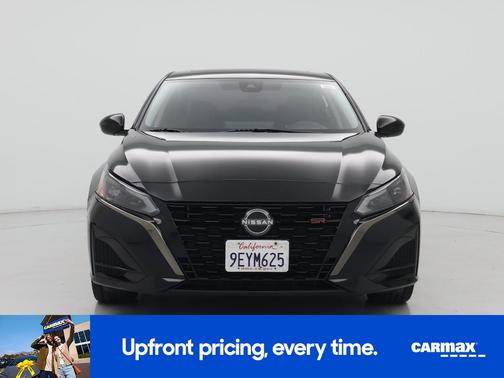Black 2023 Nissan Altima SR