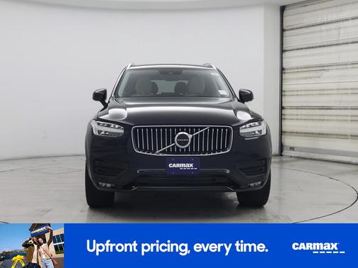 2022 Volvo XC90 T6 Momentum