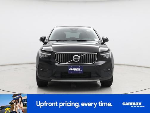 2025 Volvo XC40 B5 Plus Bright Theme