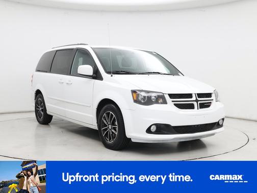 White 2017 Dodge Grand Caravan GT