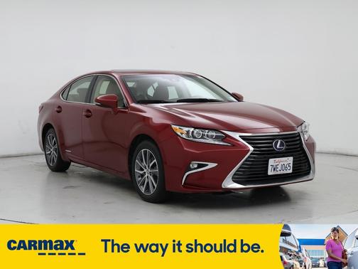 2017 Lexus ES 300h 