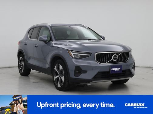 2023 Volvo XC40 B5 Plus Bright Theme