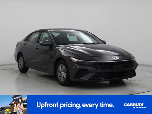 Gray 2024 Hyundai ELANTRA SE