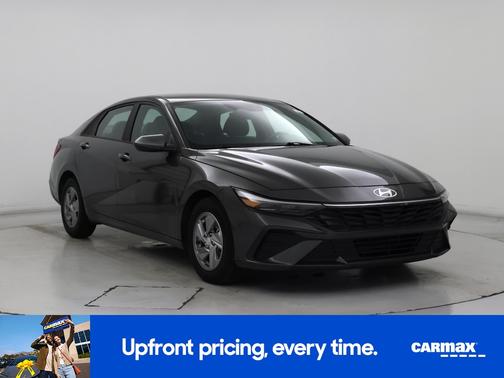 2024 Hyundai ELANTRA SE