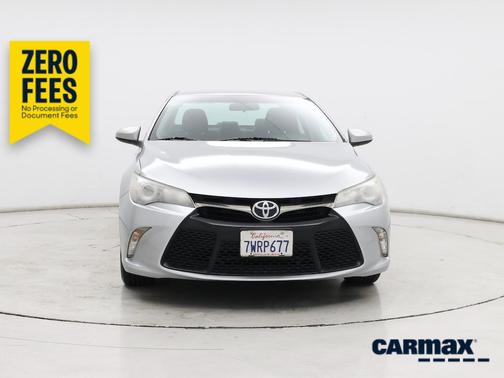 Silver 2017 Toyota Camry SE