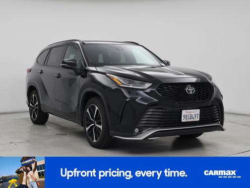 Black 2022 Toyota Highlander XSE