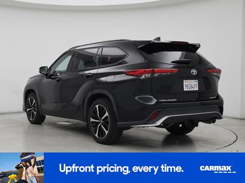 Black 2022 Toyota Highlander XSE
