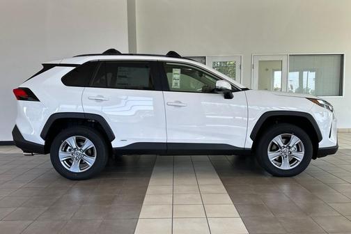 2025 Toyota RAV4 Hybrid XLE