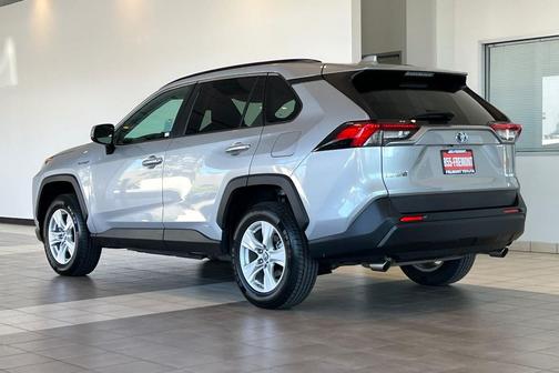 2020 Toyota RAV4 Hybrid LE