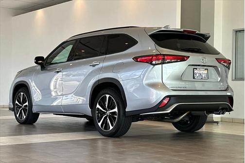 2022 Toyota Highlander XSE