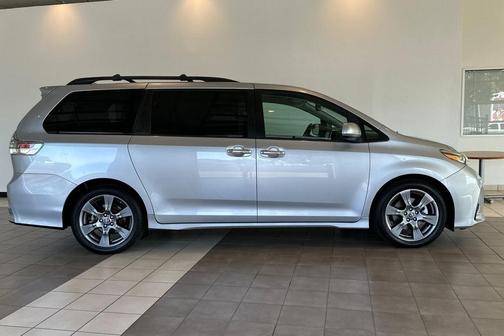 2018 Toyota Sienna SE