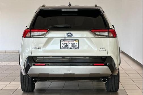2022 Toyota RAV4 Hybrid SE