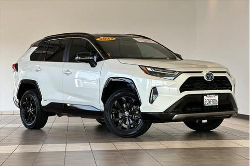 2022 Toyota RAV4 Hybrid SE