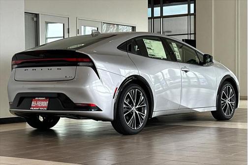 2025 Toyota Prius XLE