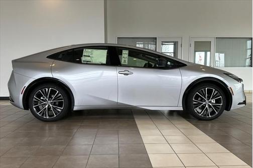 2025 Toyota Prius XLE