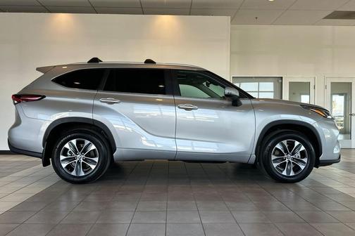 2025 Toyota Highlander XLE