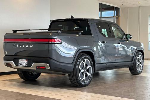 2022 Rivian R1T Adventure