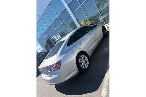 Silver Ice Metallic 2021 Chevrolet Malibu FWD LT