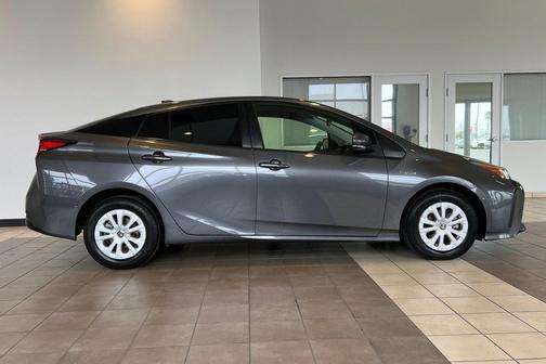 2022 Toyota Prius LE