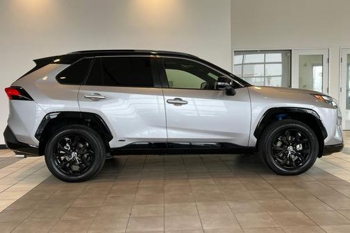2024 Toyota RAV4 Hybrid SE