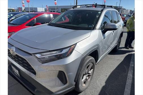 2022 Toyota RAV4 XLE