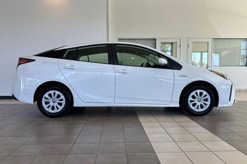 2022 Toyota Prius L