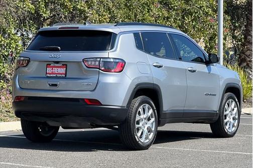 2022 Jeep Compass Latitude Lux