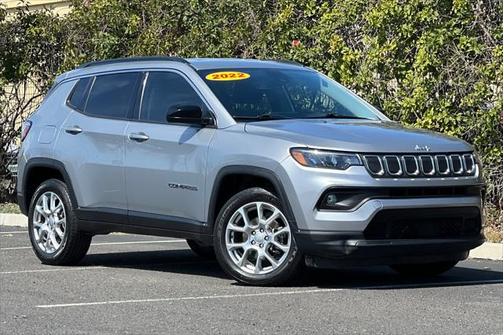2022 Jeep Compass Latitude Lux
