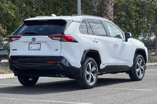 2025 Toyota RAV4 Hybrid SE