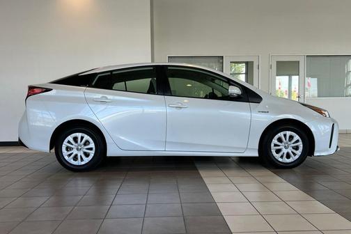 2022 Toyota Prius L