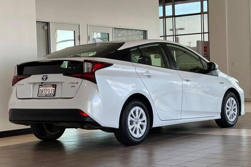 2022 Toyota Prius L