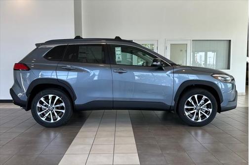 2025 Toyota Corolla Cross XLE