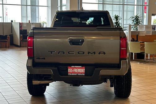 Bronze 2026 Toyota Tacoma TRD Sport