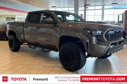 Bronze 2026 Toyota Tacoma TRD Sport