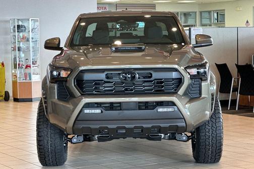 Bronze 2026 Toyota Tacoma TRD Sport