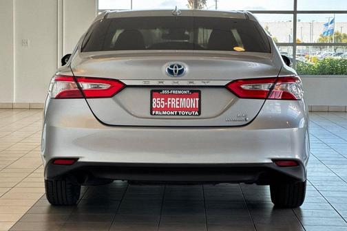 Celestial Silver Metallic 2019 Toyota Camry Hybrid LE